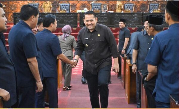 Bupati M. Syukur Sampaikan Tanggapan APBD 2025, Ini Jawaban Lengkapnya…