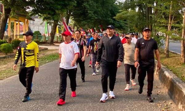 Bupati M. Syukur Ajak Anggota Dewan Jogging dan Nikmati Keseruan CFD Merangin