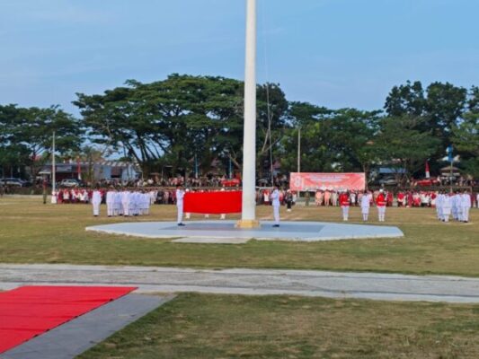 Dandim 0420/Sarko Hadiri Upacara Penurunan Bendera Pusaka HUT Ke-81 Kemerdekaan RI di Merangin