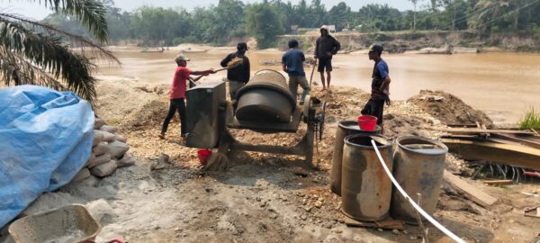 Pembangunan Jembatan Gantung Desa Pulau Aro Terus Digenjot, Hadirkan Harapan Baru bagi Warga Sarolangun