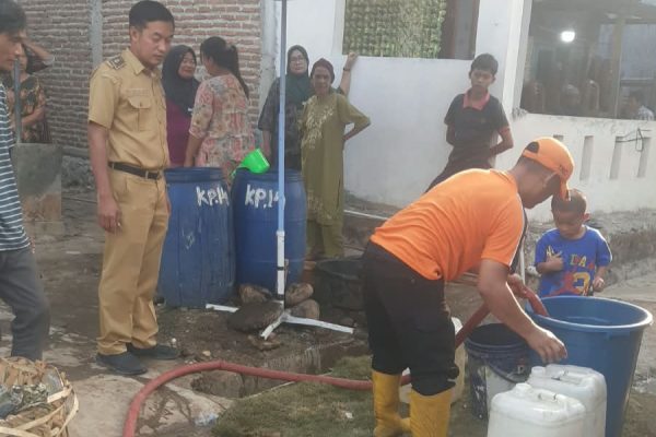 Kemarau Panjang, PDAM Way Rilau Salurkan Air Bersih ke Warga Sukarame 2
