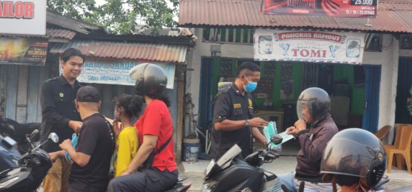 Turun ke Jalan, IPB Jambi Gelar Aksi Sosial Bagikan Masker kepada Pengendara