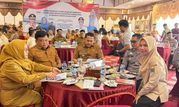 Hadiri Sosialisasi Keringanan Pajak Kendaraan, Bupati M. Syukur: Opsen Pajak Sangat Penting untuk Pembangunan Daerah
