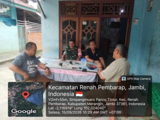 Jaga Keakraban dan Respon Cepat Cuaca Ekstrem, Babinsa Koramil Sei Manau Sambangi Warga Desa Guguk
