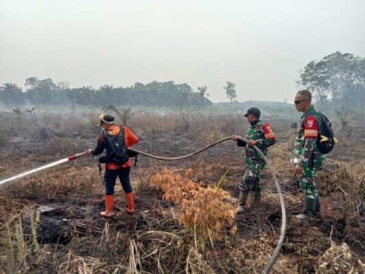 TIM GABUNGAN TANGANI 10 HOT SPOT DI WILAYAH KORAMIL 420-04/SAROLANGUN, SELURUH TITIK API DINYATAKAN PADAM