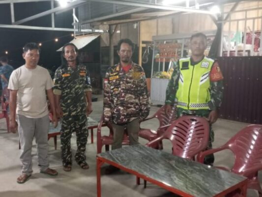 Jaga Kondusivitas Wilayah, Koramil 420-08/Tabir Gelar Patroli Malam dan Komsos Bersama Warga