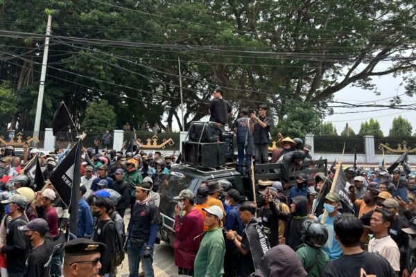 DRL Geruduk Kejati-DPRD Lampung, Desak Usut Dugaan Perusakan Tahura