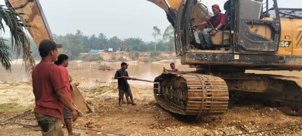 Pembangunan Jembatan Gantung di Desa Pulau Aro Terus Berjalan, Buka Akses dan Harapan Baru bagi Masyarakat