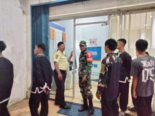Perkuat Keamanan Lingkungan, Koramil 420-08/Tabir Gelar Patroli Malam dan Komsos Bersama Elemen Masyarakat