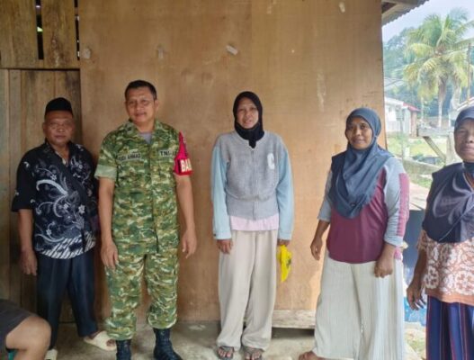 Jalin Silaturahmi dengan Warga, Babinsa Koramil 420-09/Bangko Pererat Kedekatan dan Kebersamaan