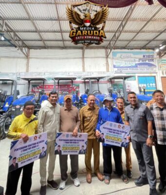 DUKUNG ASTA CITA PRABOWO, ROCKY CANDRA SALURKAN 5 UNIT ALSINTAN UNTUK KELOMPOK TANI DI MERANGIN
